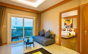 Romantic Khon Kaen Hotel